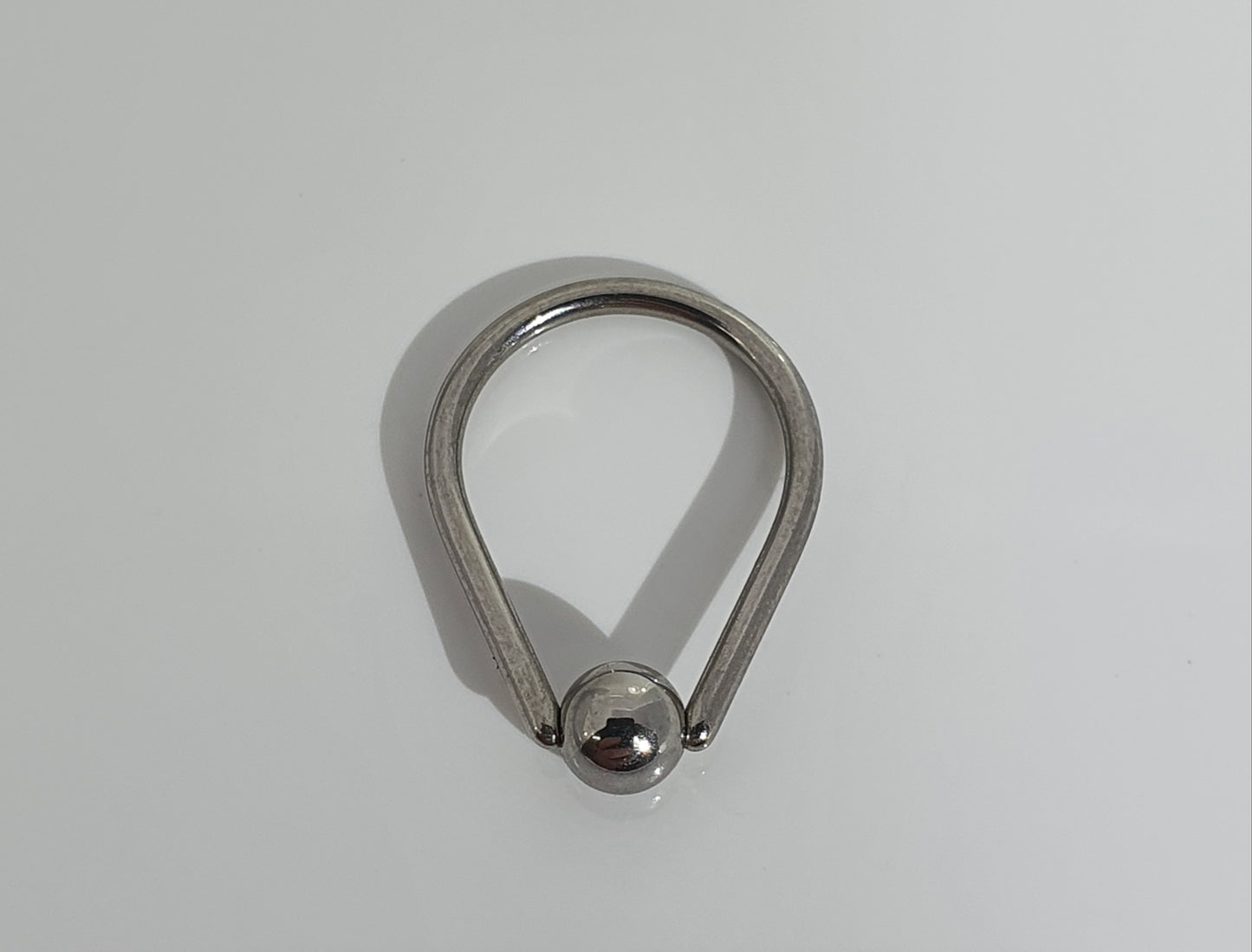 Teardrop Ball Closure Ring