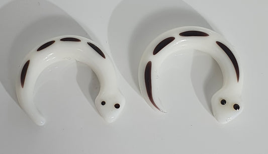 Glass Snake Ear Curl