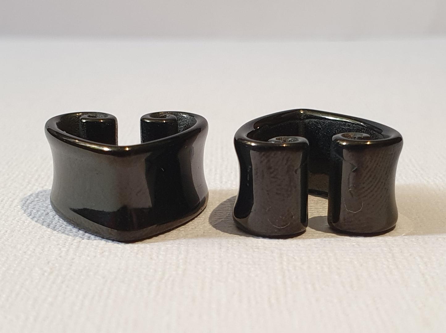 Heart Ear Saddle - black & silver