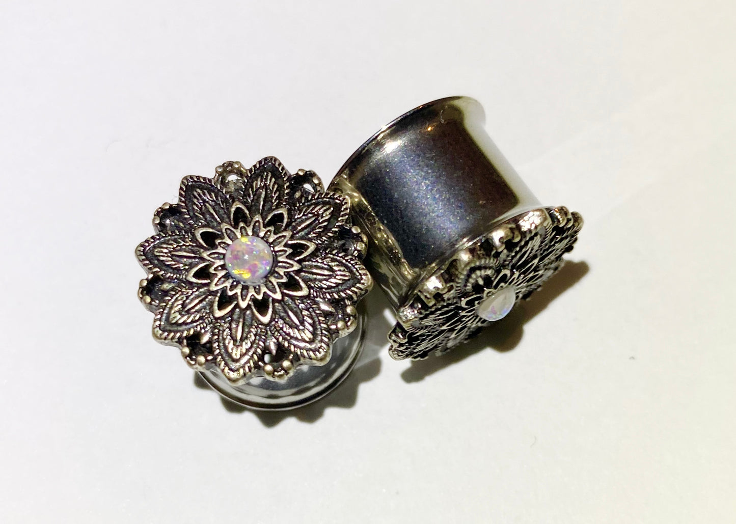 Silver Fine Detailed Flower Mandala Plug With Opal Centre (Flared)