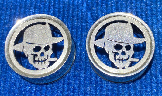 Surgical Steel Smoking Cowboy Skull Flesh Tunnel (Threaded)