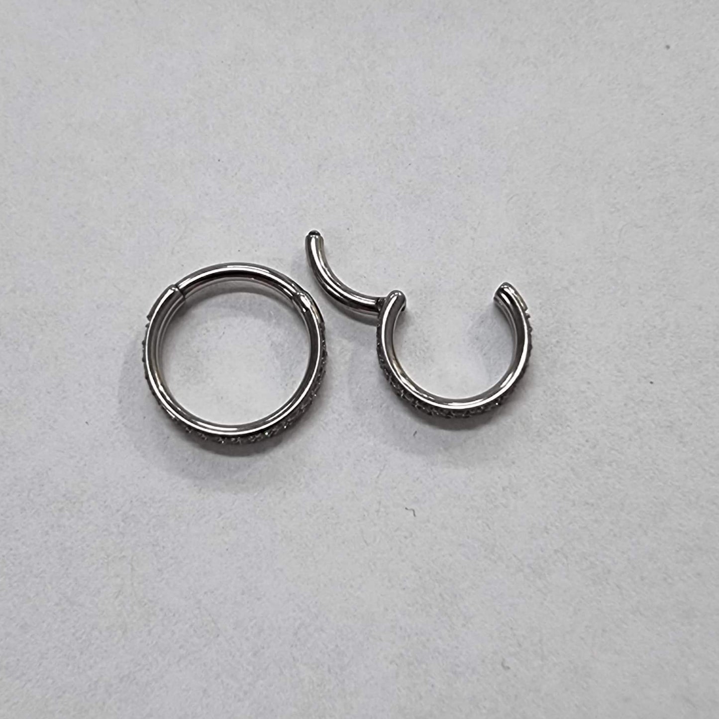 Edge Facing Double Jewelled Hinged Ring 1.2mm(16g)