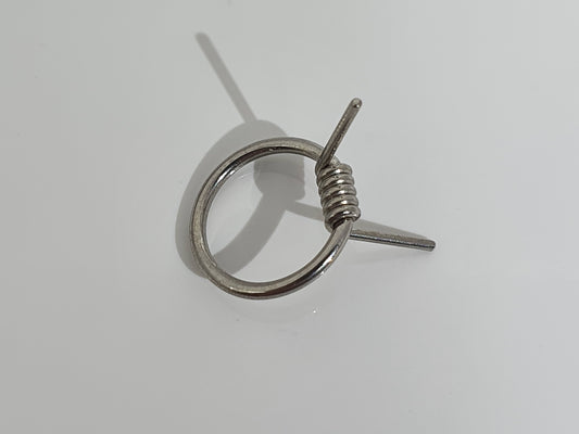 Barbed Wire Ball Closure Ring