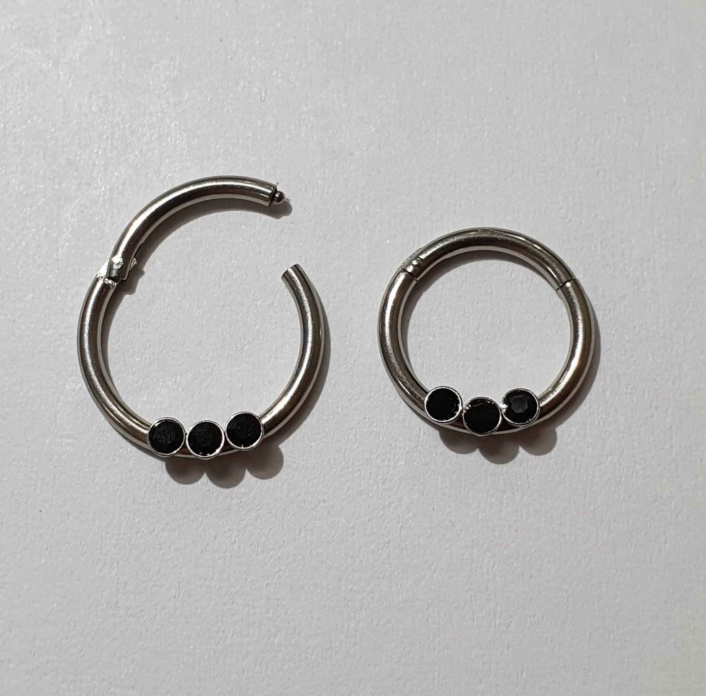 Triple Jewelled Hinged Segment Rings 1.2mm(16g)